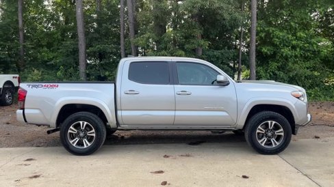 Used 2019 Toyota Tacoma TRD Sport image 7