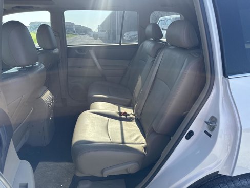 Used 2011 Toyota Highlander 2WD image 11
