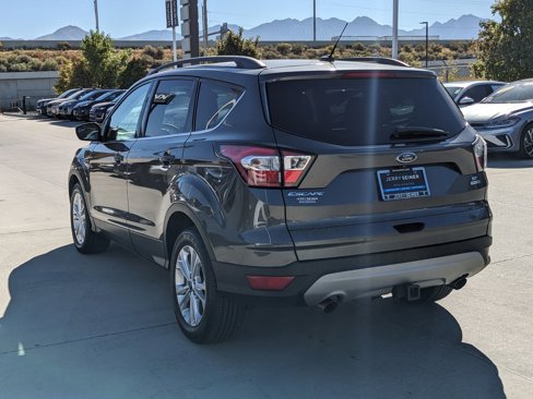 Used 2018 Ford Escape SE image 3