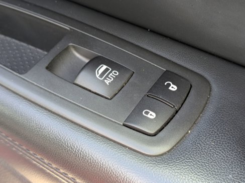 Used 2018 Jeep Grand Cherokee Limited w/ Luxury Group II image 38