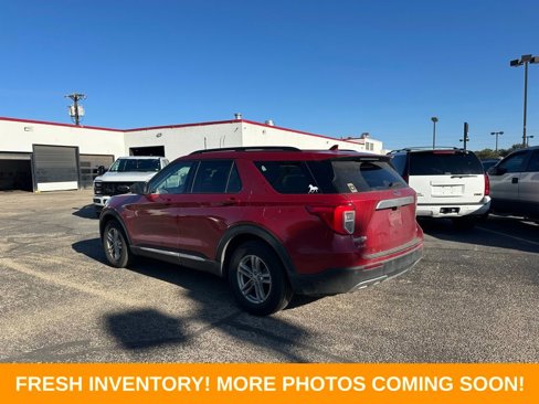 Used 2020 Ford Explorer XLT w/ Equipment Group 202A image 4
