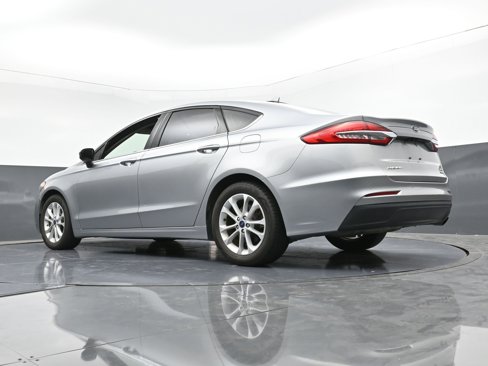 Used 2020 Ford Fusion SE image 24