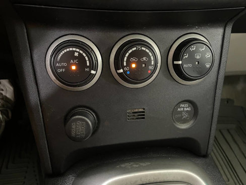 Used 2012 Nissan Rogue SV w/ Premium Pkg image 35