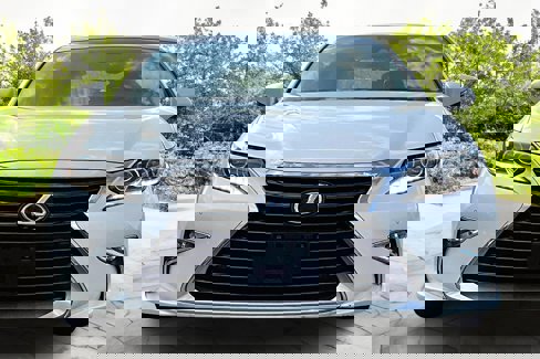Used 2018 Lexus ES 350 w/ Luxury Package w/Wood Trim image 3