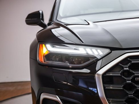 Used 2022 Audi Q5 2.0T Prestige w/ Prestige Package image 5
