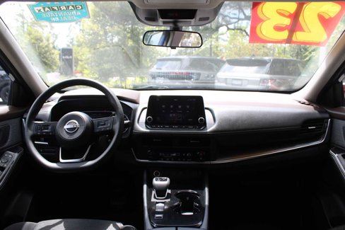 Used 2023 Nissan Rogue SV image 23