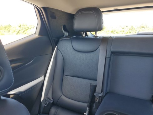 Used 2023 Chevrolet Bolt EUV LT w/ Convenience Package image 12