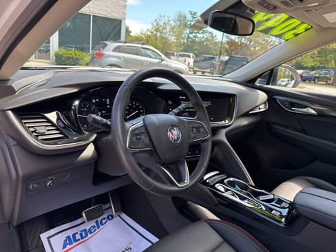 Used 2023 Buick Envision Essence w/ Sport Touring Package image 18