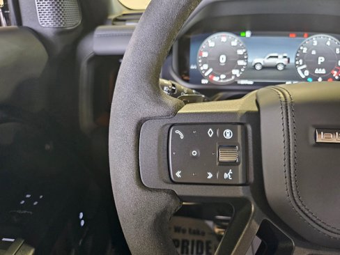 Used 2024 Land Rover Defender 90 V8 image 24