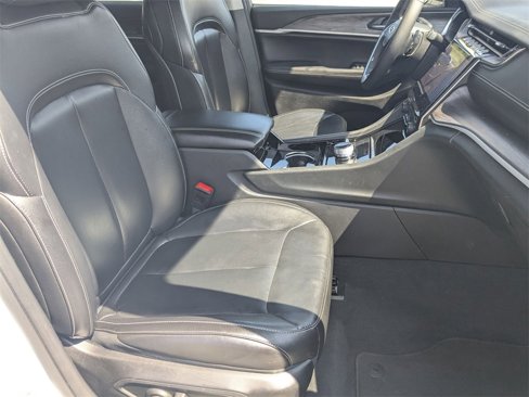 Used 2023 Jeep Grand Cherokee L Limited image 38