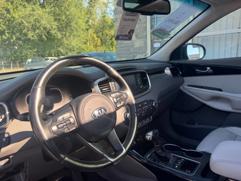 Used 2017 Kia Sorento SX image 12