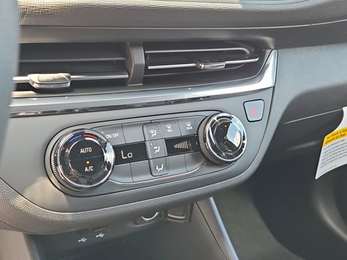 New 2025 Buick Envista Preferred image 26