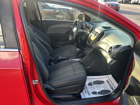 Used 2013 Chevrolet Sonic LT image 9