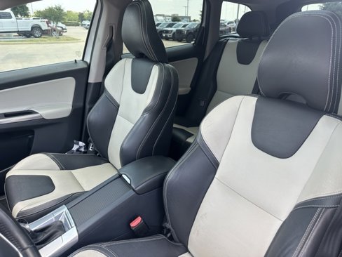 Used 2017 Volvo XC60 T5 Dynamic w/ Preferred Option Package image 10