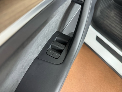 Used 2023 Tesla Model Y AWD image 16