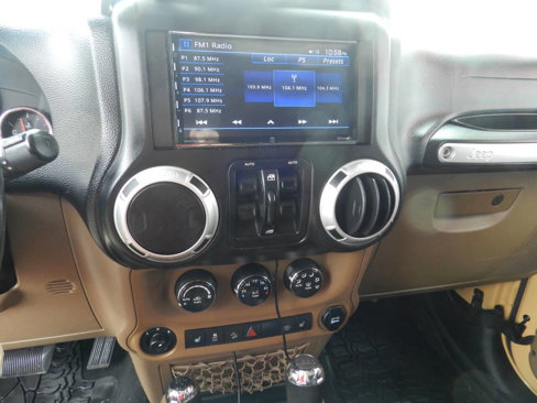 Used 2014 Jeep Wrangler Unlimited Sahara image 17