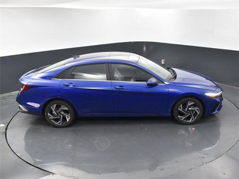 Used 2024 Hyundai Elantra SEL w/ Convenience Package image 28
