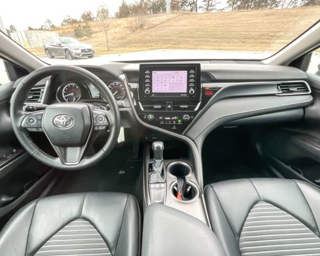 Used 2022 Toyota Camry SE image 13