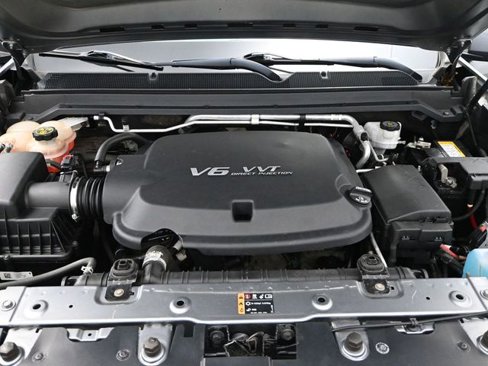 Used 2018 Chevrolet Colorado W/T w/ WT Convenience Package image 13