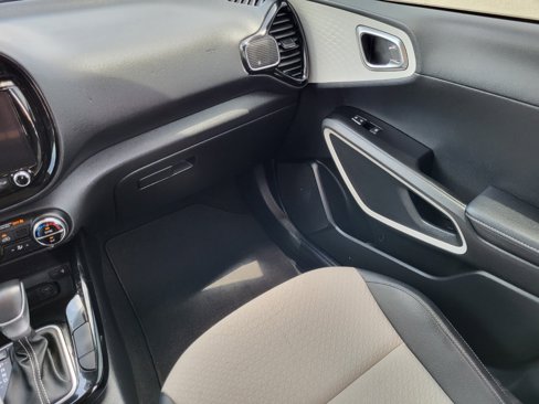Used 2023 Kia Soul GT-Line image 16