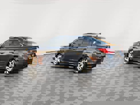 Used 2017 Subaru Legacy 2.5i Premium image 6