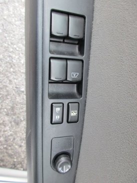 Used 2012 Nissan Sentra 2.0 SR w/ Special Edition Pkg image 17