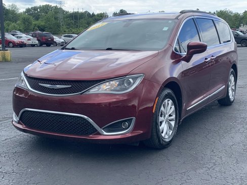 Used 2017 Chrysler Pacifica Touring-L image 3