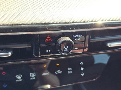 New 2025 Nissan Kicks SR image 34