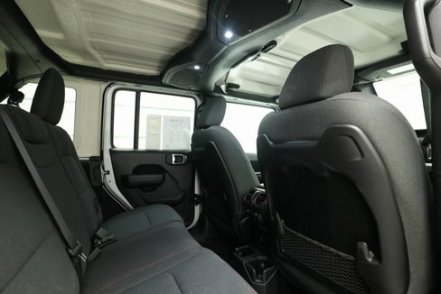 Used 2024 Jeep Wrangler Unlimited Rubicon image 34