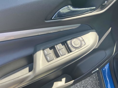 Used 2022 Chevrolet Bolt EUV Premier w/ Sun & Sound Package image 17