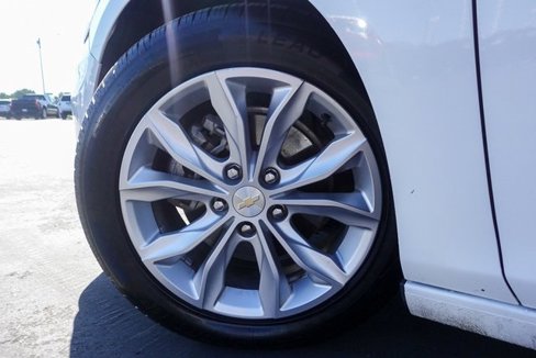 Used 2023 Chevrolet Malibu LT image 11