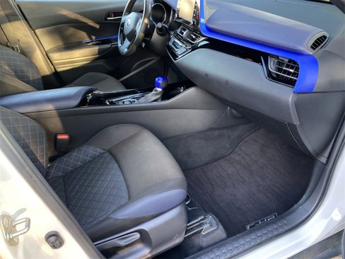Used 2021 Toyota C-HR XLE image 34