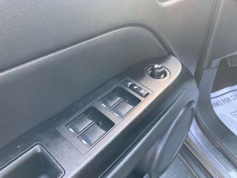 Used 2017 Jeep Compass Sport w/ Power Value Group image 16