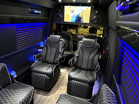Used 2024 Mercedes-Benz Sprinter 3500 image 26