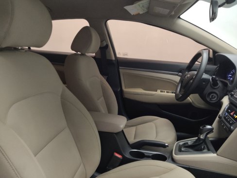 Used 2017 Hyundai Elantra SE image 21