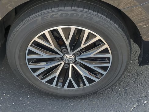Used 2019 Volkswagen Jetta SE w/ Cold Weather Package image 10