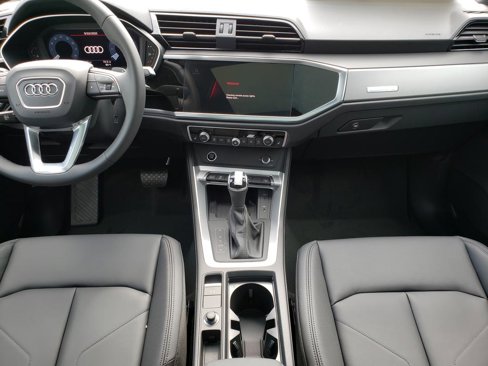 New 2025 Audi Q3 2.0T Premium image 9