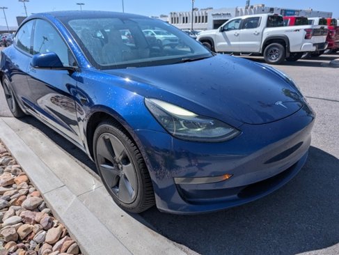 Used 2021 Tesla Model 3 Standard Range Plus image 3