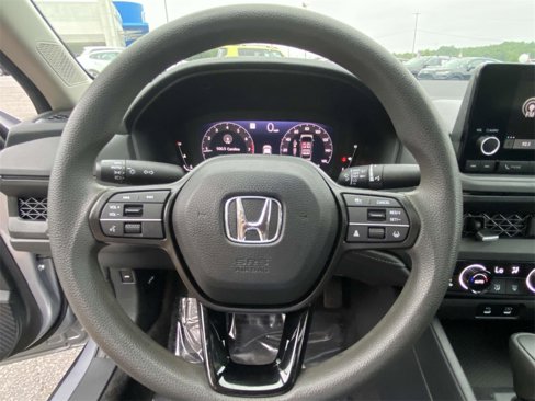 Certified 2023 Honda Accord EX image 16