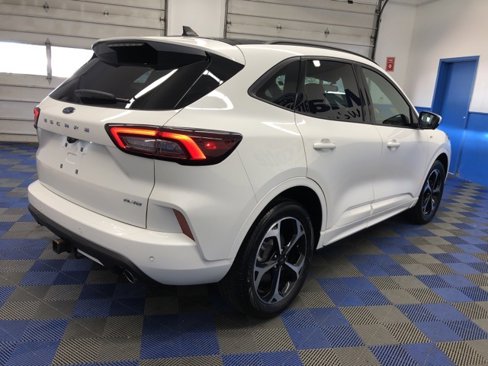 Certified 2023 Ford Escape ST-Line Select w/ Tech Pack #2 image 4