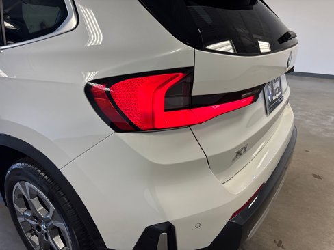Used 2024 BMW X1 xDrive28i image 11