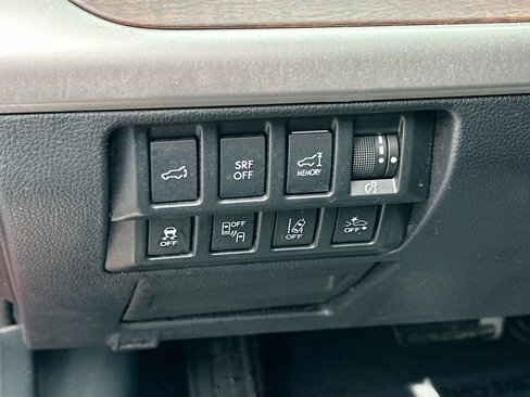 Used 2017 Subaru Outback 2.5i Limited image 10