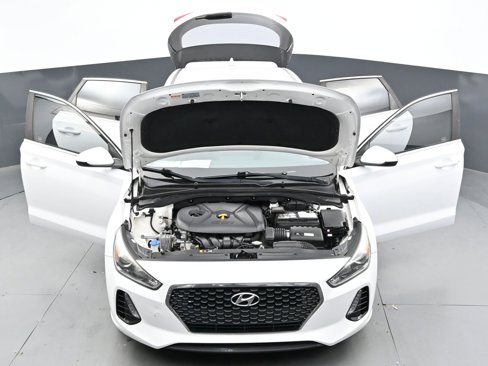 Used 2018 Hyundai Elantra GT image 69