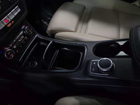 Used 2017 Mercedes-Benz B 250e image 28