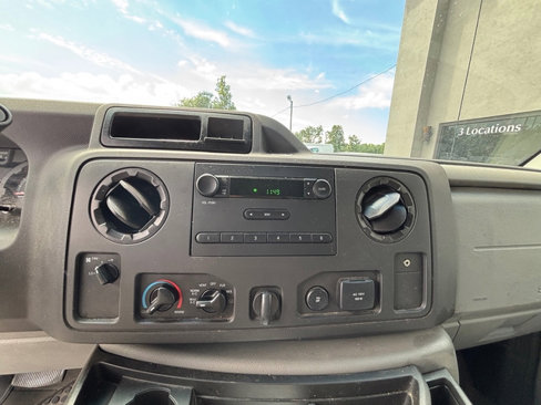 Used 2014 Ford E-250 and Econoline 250 image 13