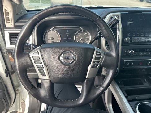 Used 2020 Nissan Titan SL w/ Moonroof Package image 20