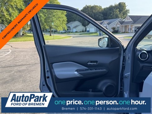 Used 2023 Nissan Kicks SR w/ SR Premium Package image 14