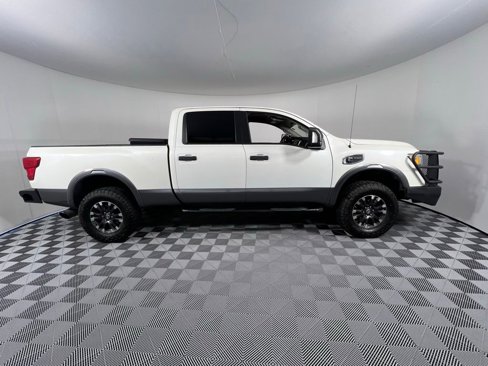Used 2017 Nissan Titan PRO-4X image 8