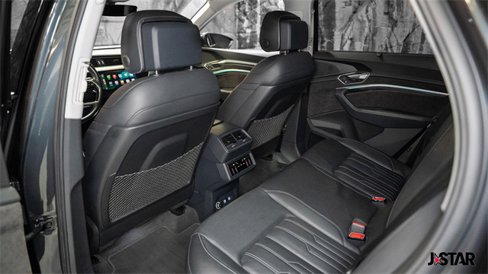 Used 2019 Audi e-tron Prestige w/ Prestige Package image 14