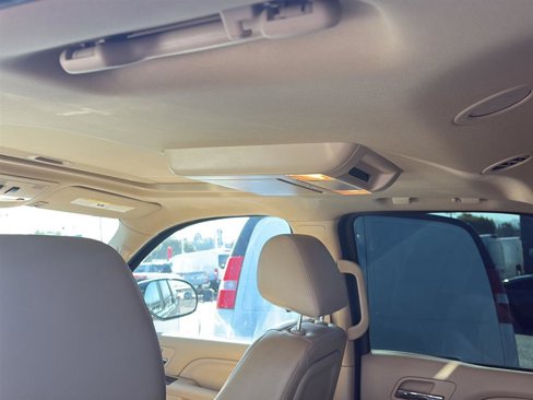 Used 2012 Cadillac Escalade Luxury image 20